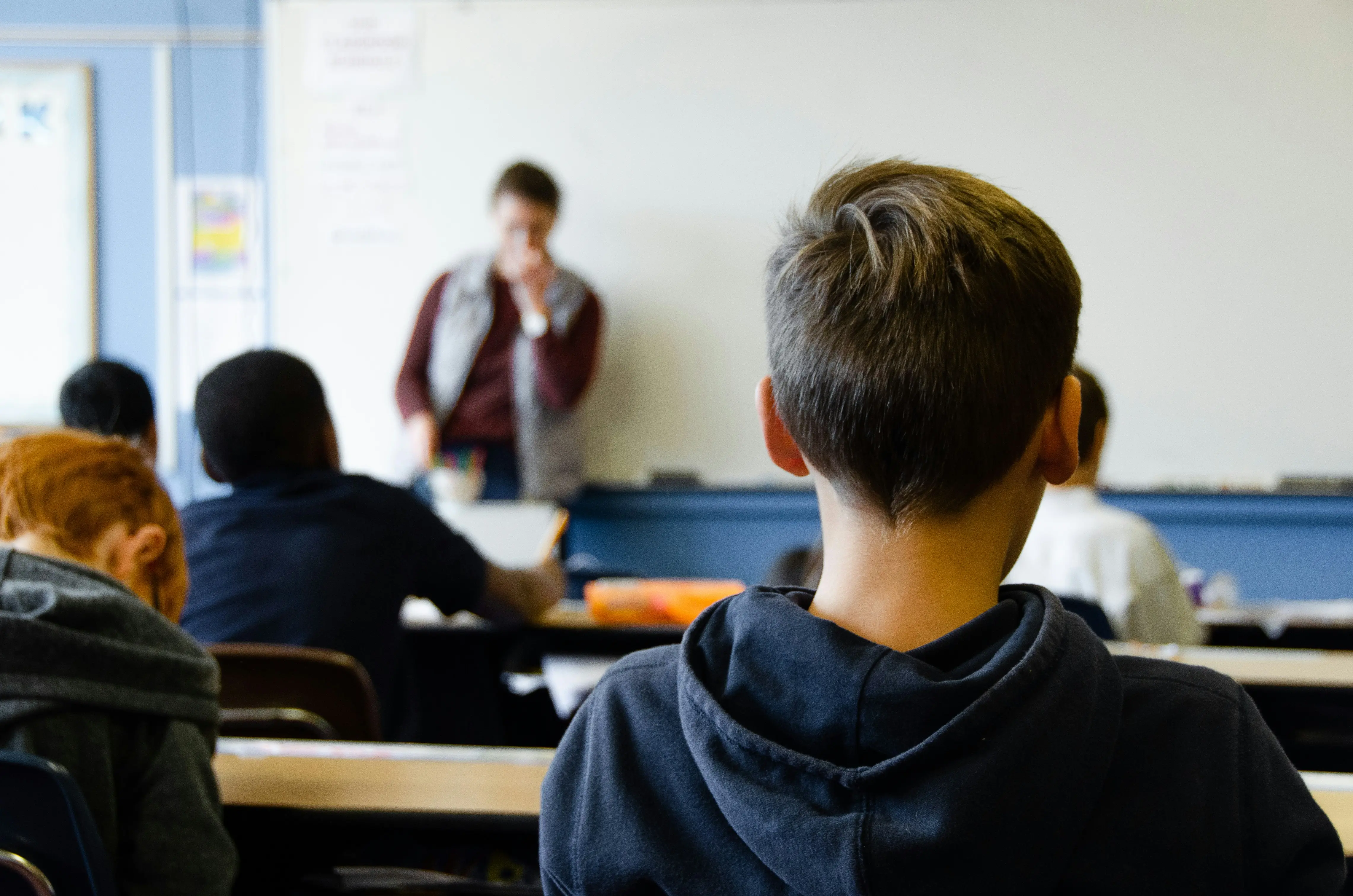 Funciones Ejecutivas y Rendimiento Escolar: Por Qué la Pedagogía es la Solución al Fracaso Académico